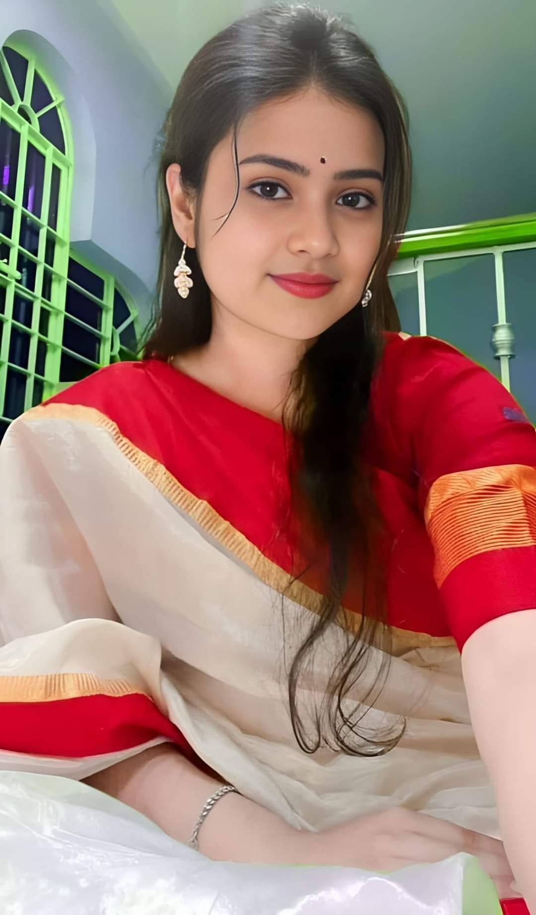 Hire Desi Bhabhi Call Girls in Gurgaon Sector 76 Rs,4K Only